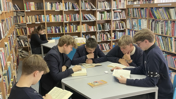 Mūsų mokyklos mokiniai - aktyvūs akcijos „Lietuva skaito“ dalyviai!