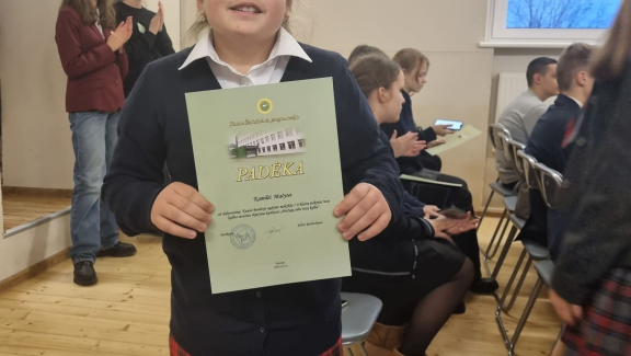 7b klasės mokinė Kamilė Mačytė užėmė pirmąją vietą skaitovų konkurse „Mažųjų eilės rusų kalba“
